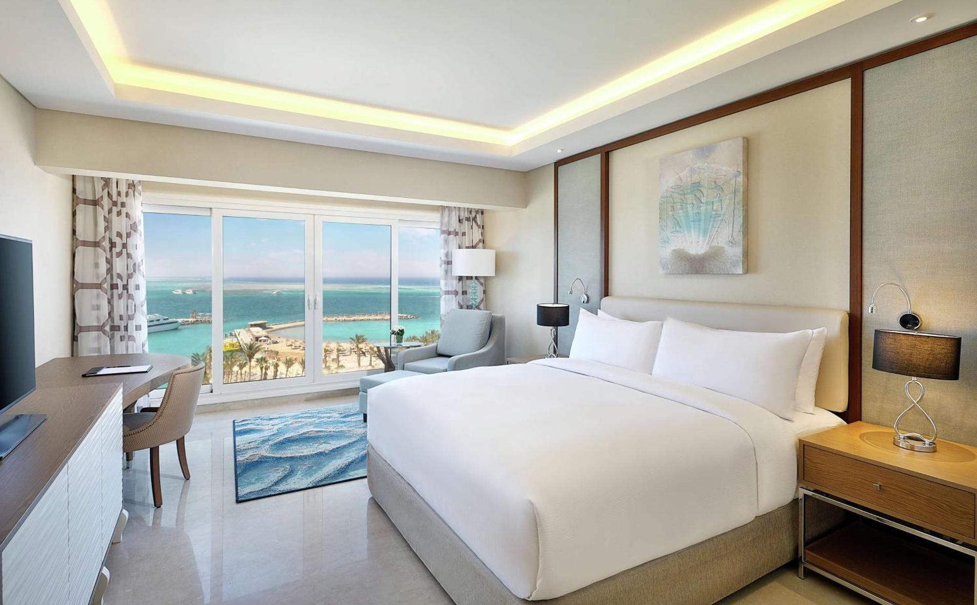 Hilton Hurghada Plaza Hotel Exterior photo