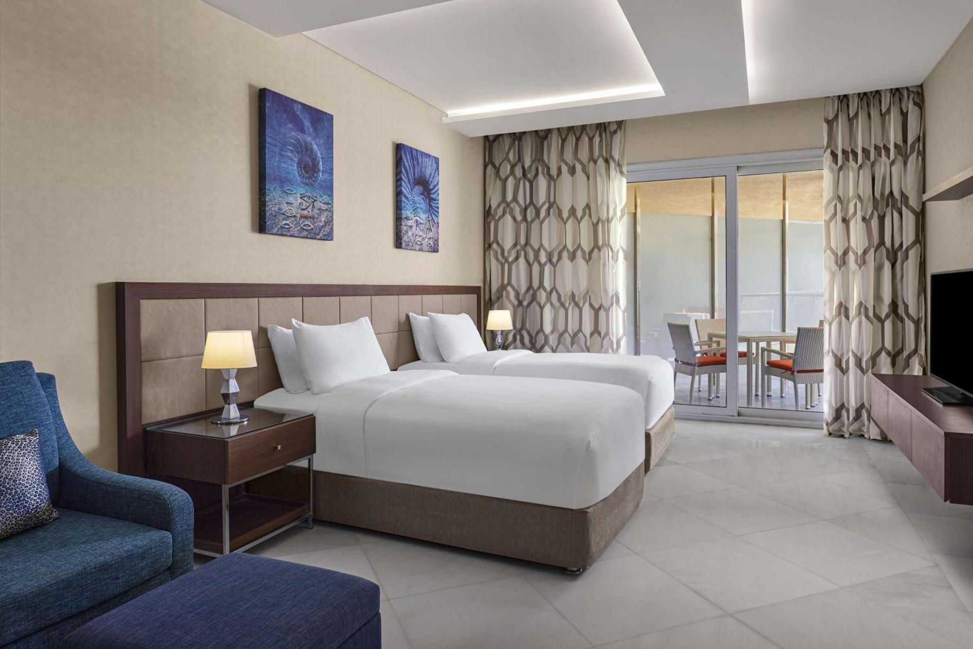 Hilton Hurghada Plaza Hotel Exterior photo
