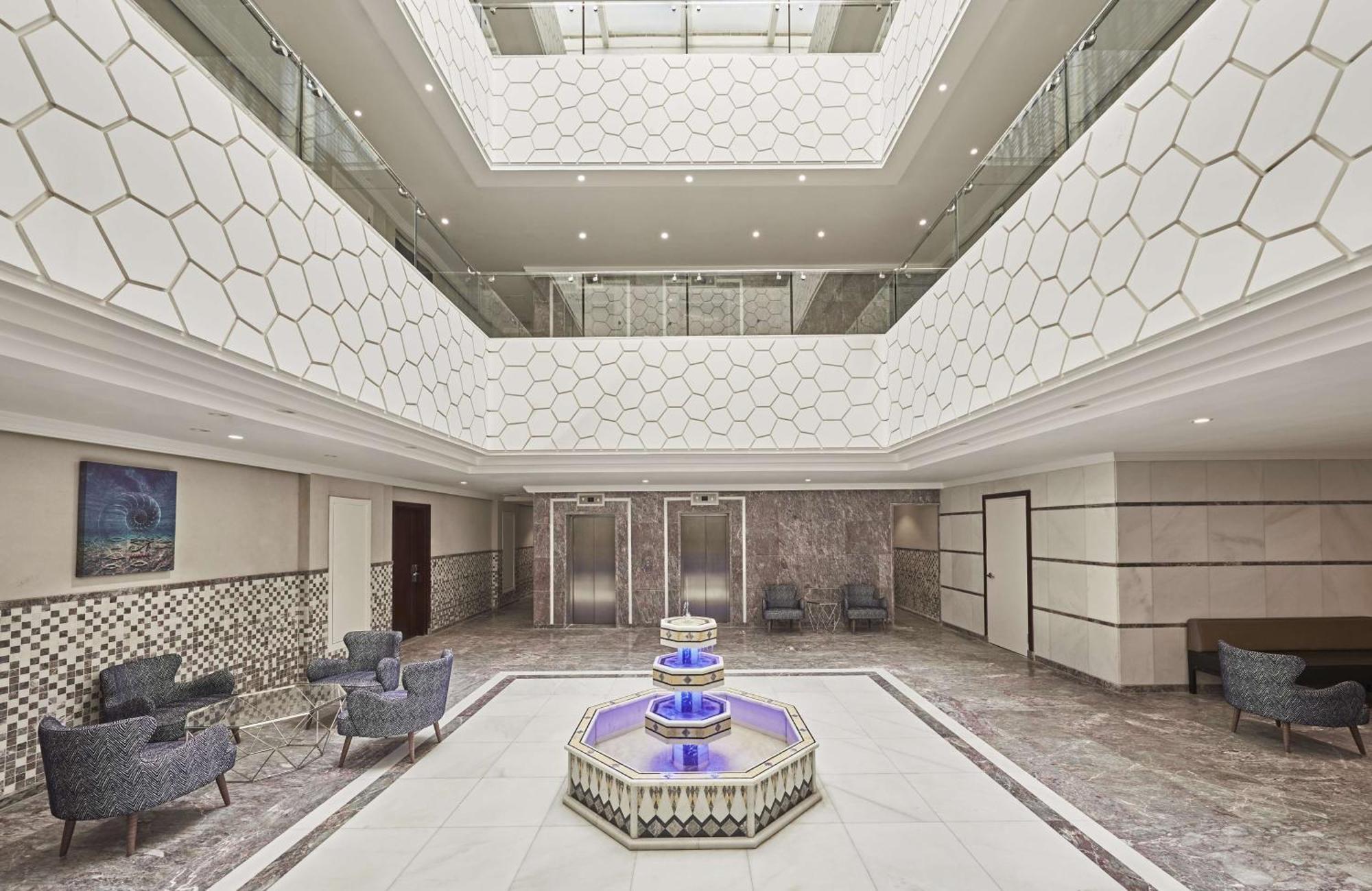 Hilton Hurghada Plaza Hotel Exterior photo