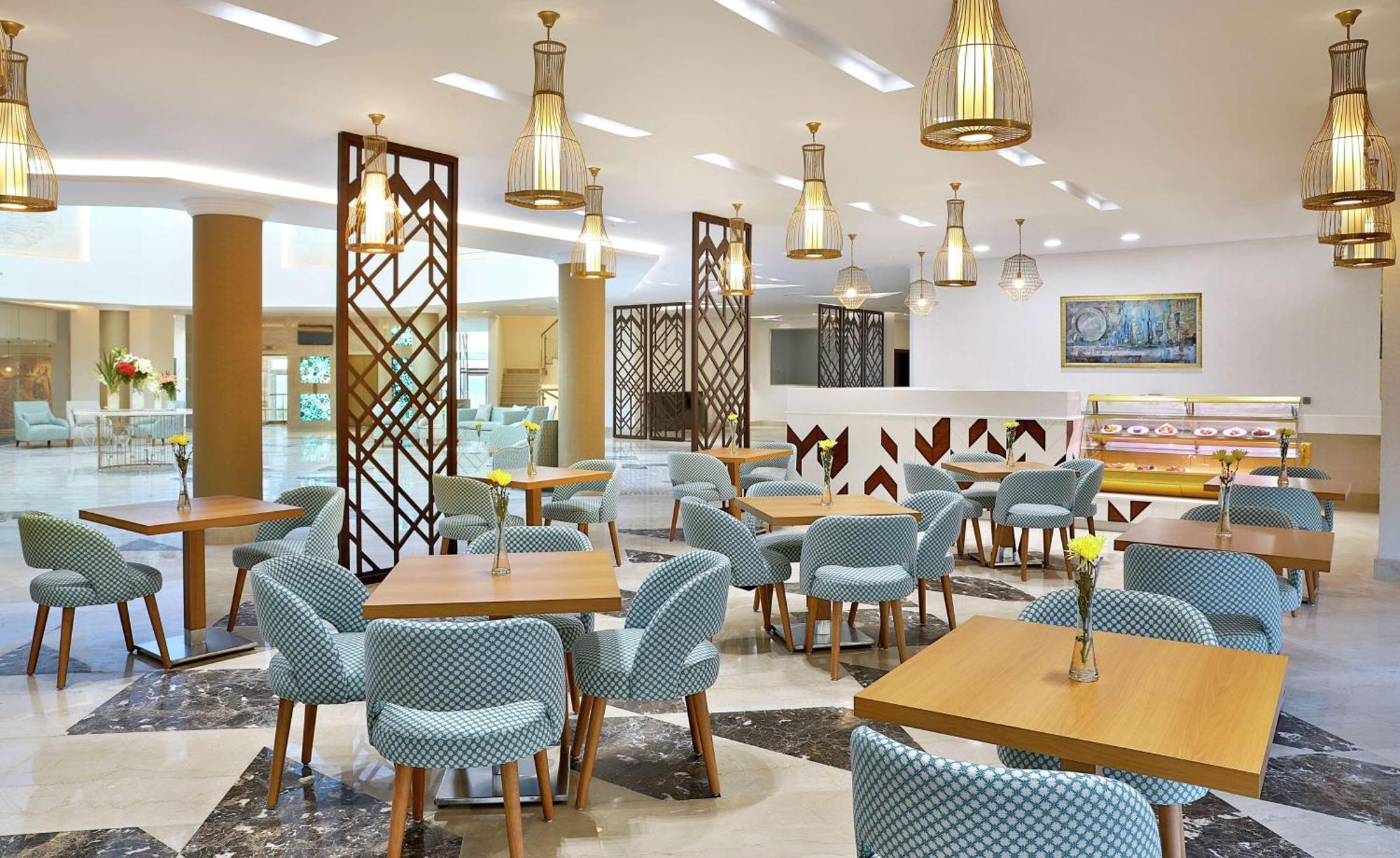 Hilton Hurghada Plaza Hotel Exterior photo