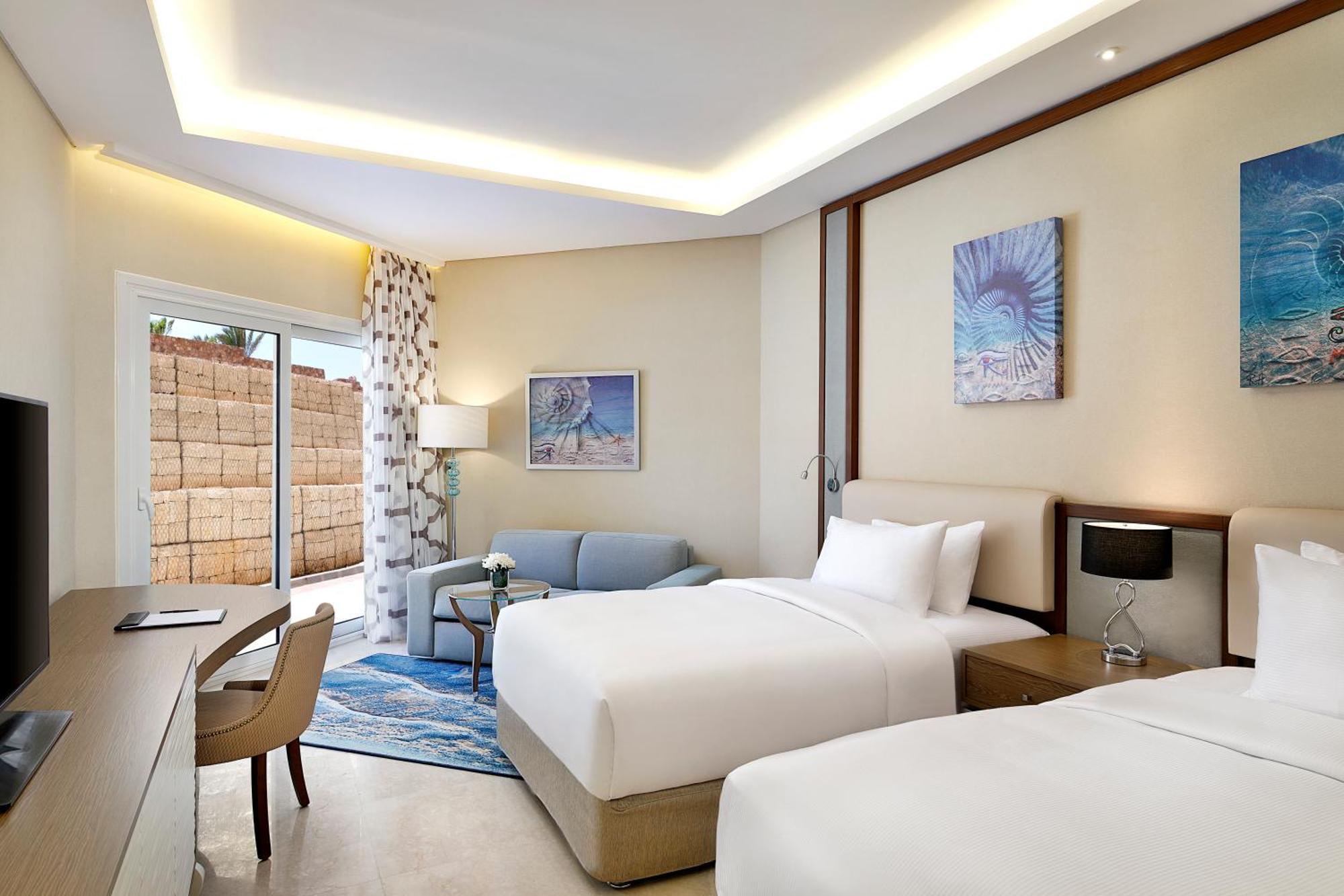 Hilton Hurghada Plaza Hotel Exterior photo